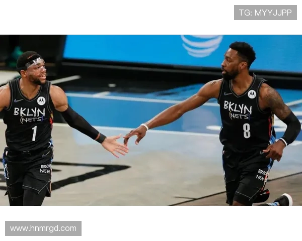 塔图姆在教练监控下重返训练场开启5v5热身复出之路