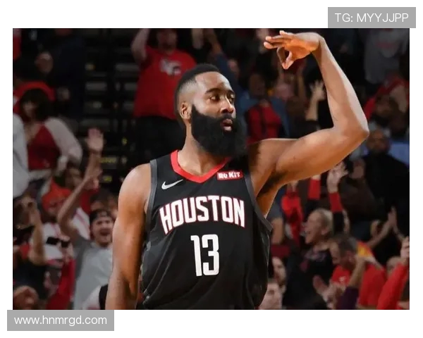 弗拉霍维奇今日回归训练场参与部分合练状态回暖引发关注